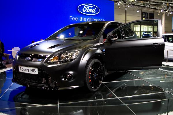 ford-focus-rs-front