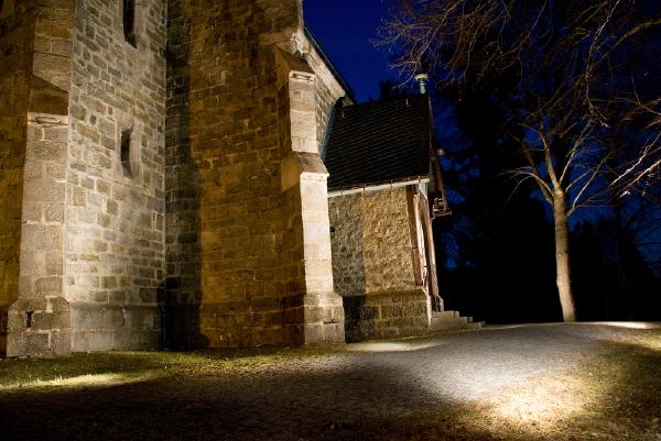 kirche-beleuchtet