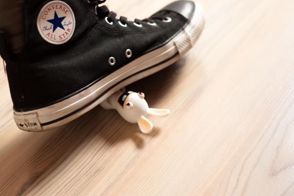 rayman-rabbid-converse-chucks