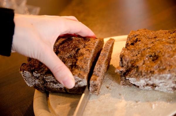 brot-aufschneiden